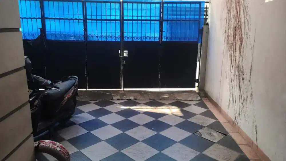 Rumah Modern 4 Lantai di Taman Sari Jakbar, Bebas Banjir & Siap Huni