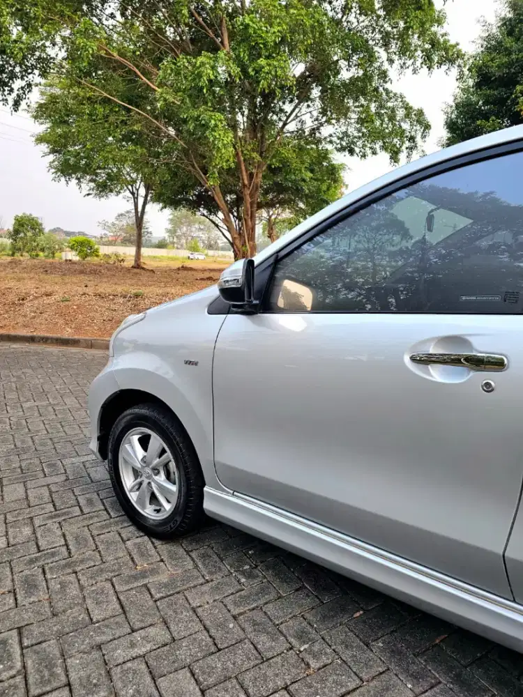 AVANZA VELOZ 1.5 AT 2012