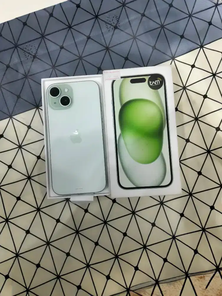 iPhone 15  iBox
