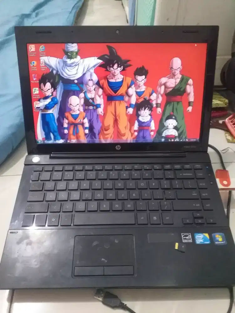 Laptop hp ram 4/300gb