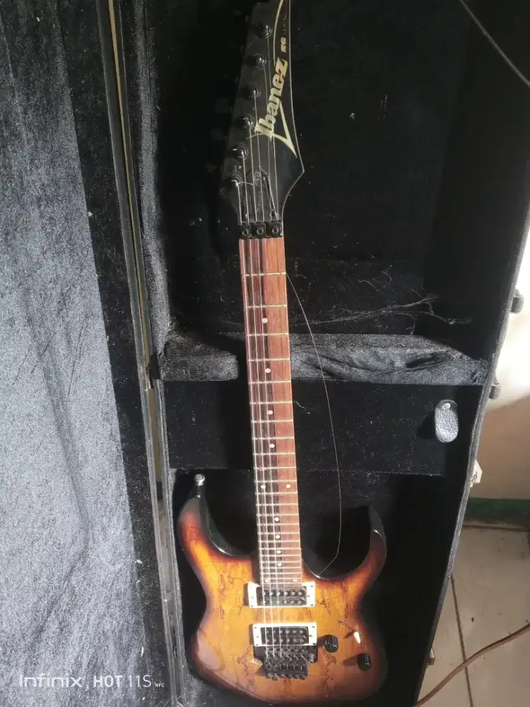 Gitar Ibanez sg series
