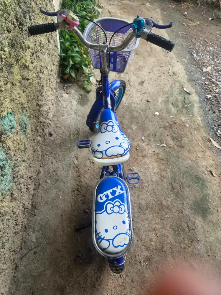 Sepeda anak hello kitty bekas masih original