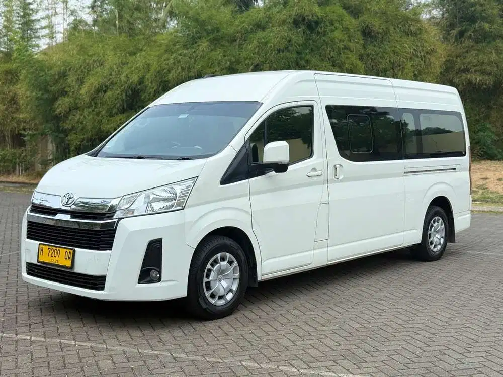 DIJUAL CEPAT TOYOTA HIACE PREMIO 2.8 DIESEL TH2023 WARNA PUTIH 10 SEAT