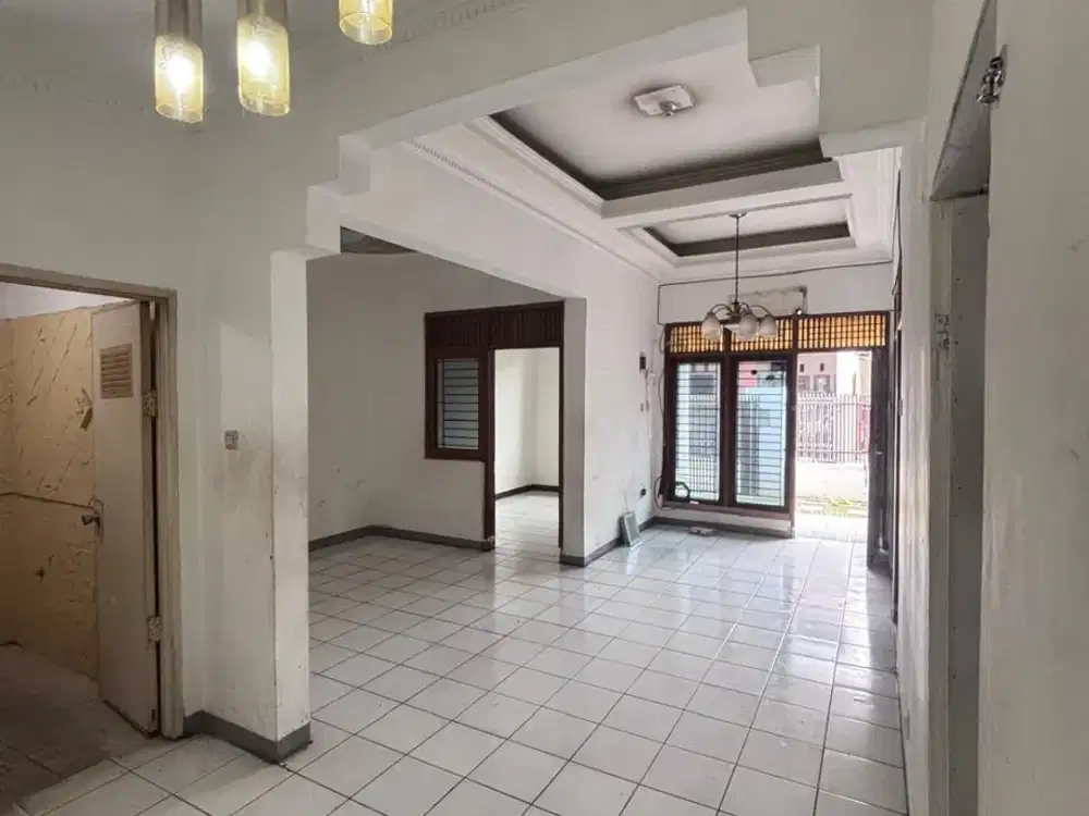 Rumah Hoek Siap Huni di Margahayu Raya Bandung