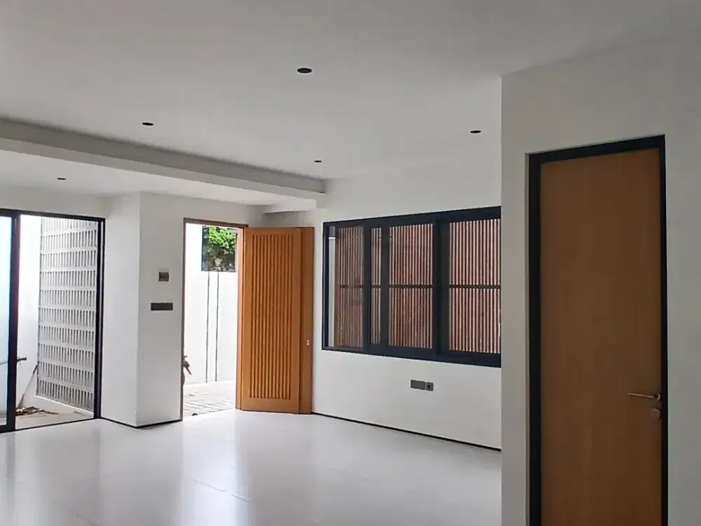 Rumah Baru Hoek Modern Minimalis di Kopo Permai