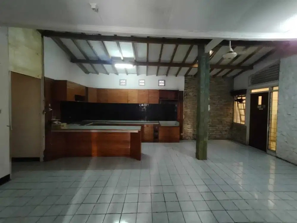 Rumah Nyaman Luas di Margahayu Raya Bandung