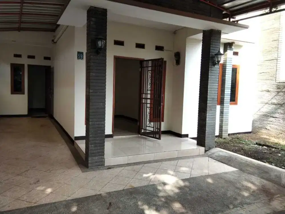 Rumah Minimalis Hook 2 Lantai di Sayap Buah Batu Bandung