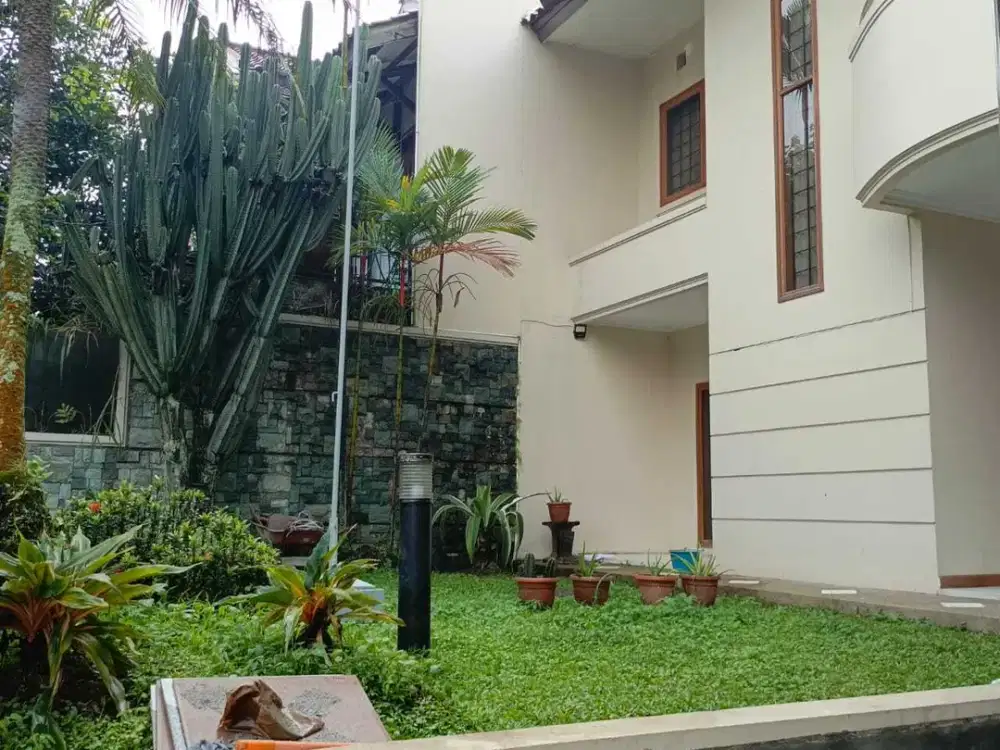 Rumah Lux Siap Huni di Sayap Surya Sumantri Bandung Utara