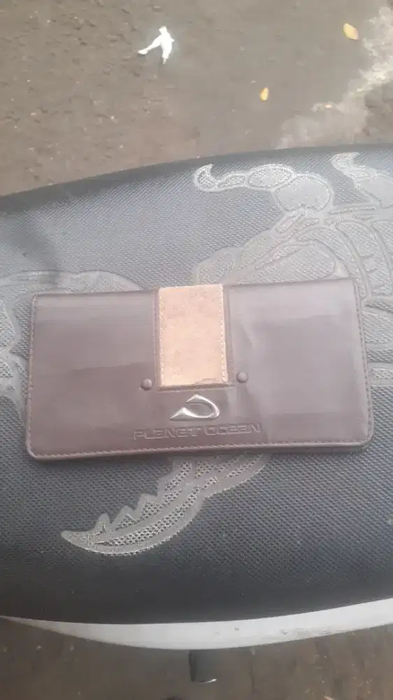 Dompet planet ocean