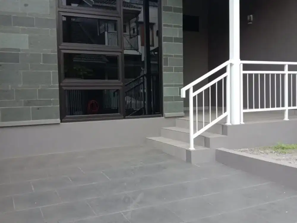 Rumah Minimalis 2 Lantai di Komplek Kembar BKR Bandung