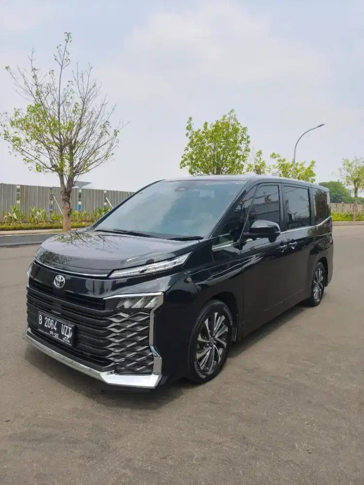 TOYOTA. VOXY. 22 FUL ORIG