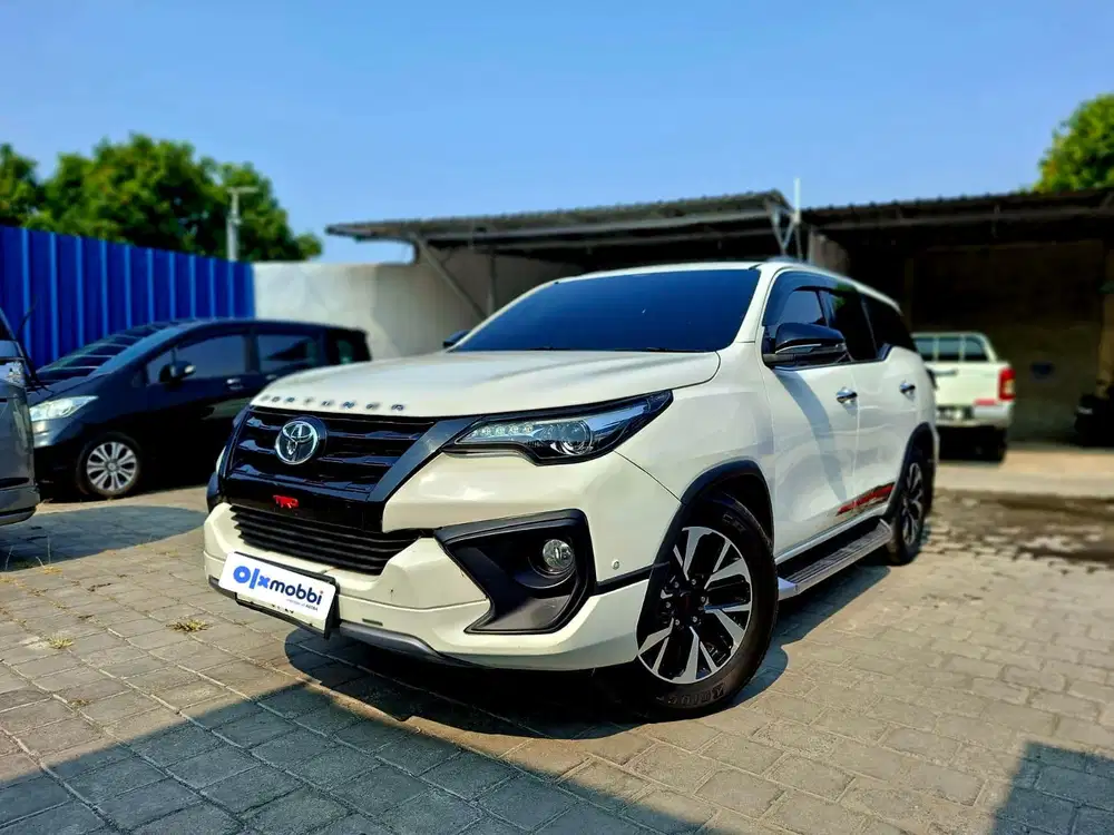 Low km - Toyota Fortuner 2.4 4x2 VRZ TRD Solar AT 2017