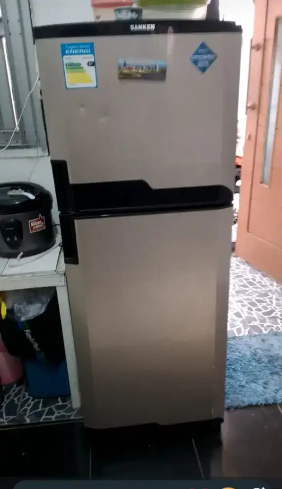 Kulkas 2 pintu Sanken orisinil