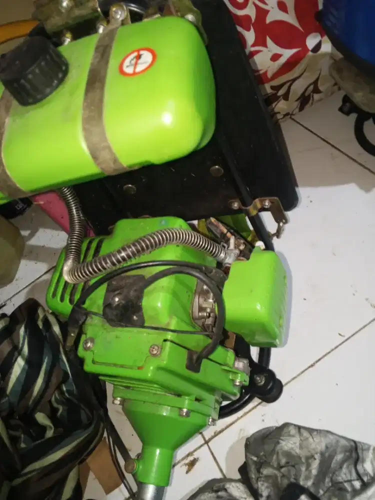 Mesin potong rumput Ryu