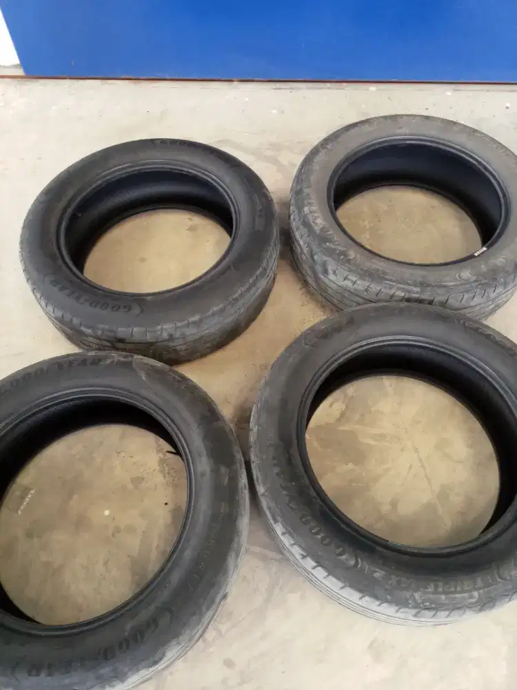 Ban copotan mobil Creta