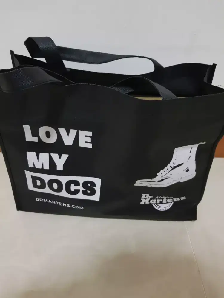 Dr martens 1461 size 43 bekas, buat yg ga buta huruf harga net