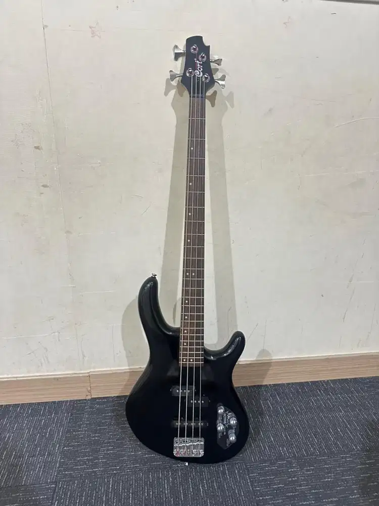 Bass Cort Action Bass Plus