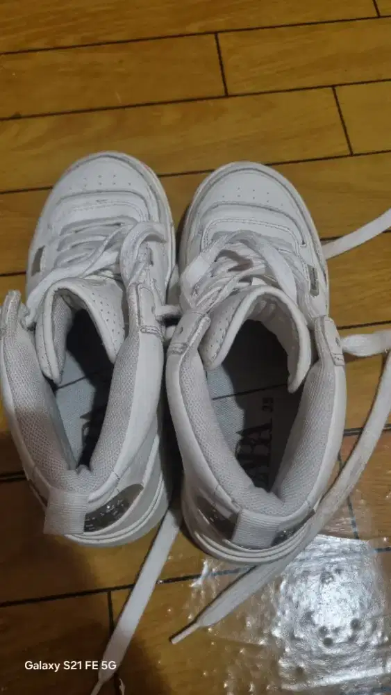Sepatu zara anak laki laki