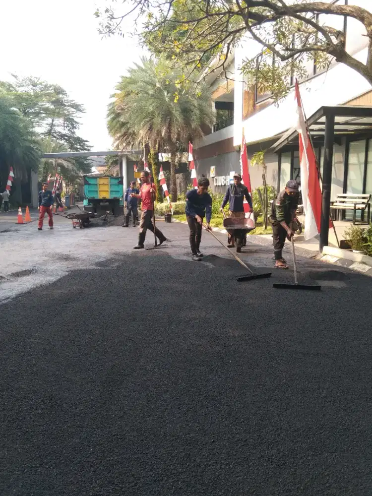 Aspal hotmix Lebak bulus