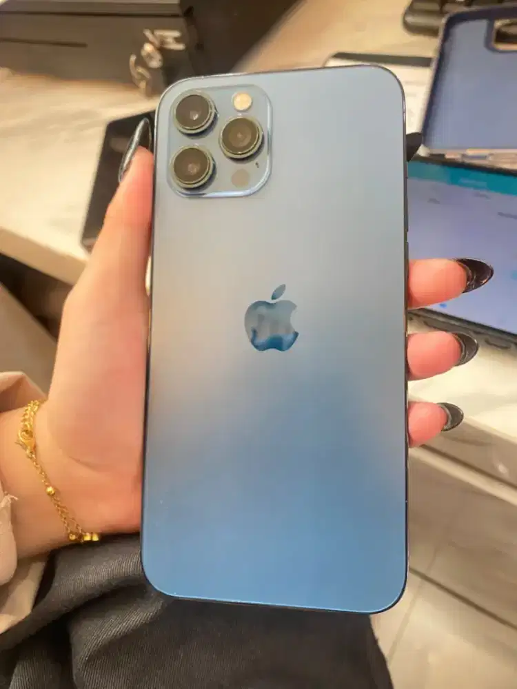 Di jual iPhone 12 Pro Max