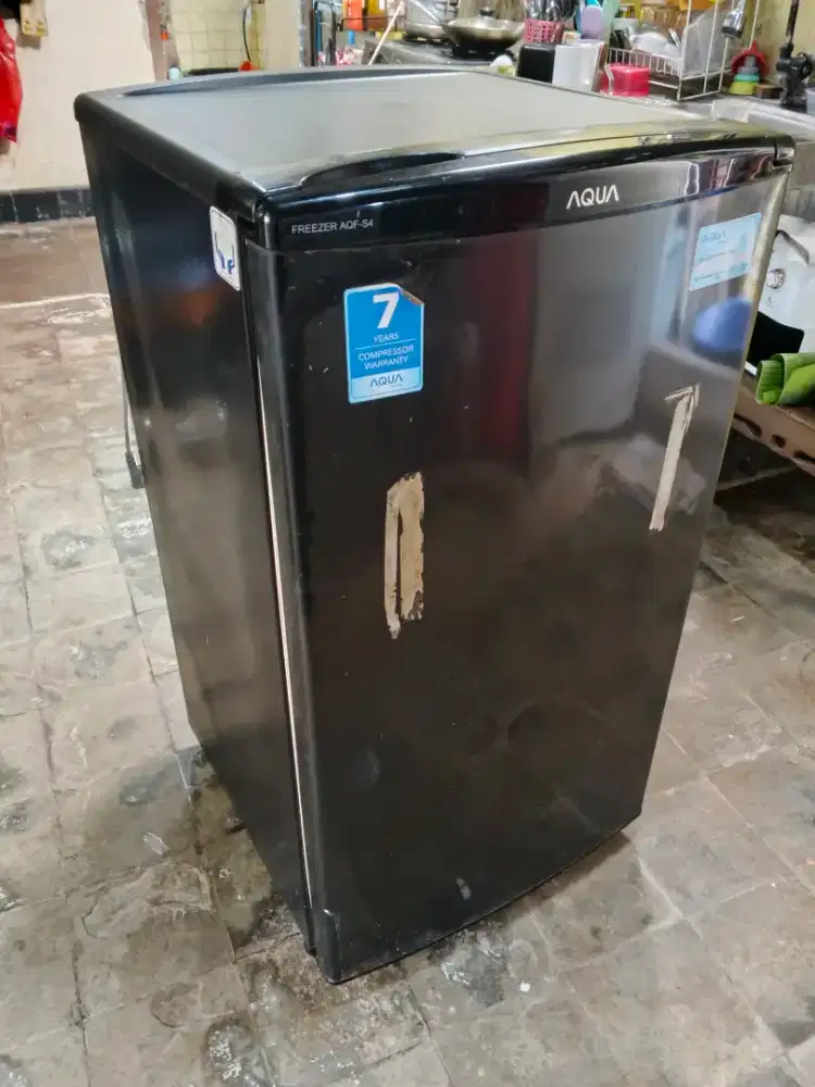 Di jual Freezer Merk Aqua