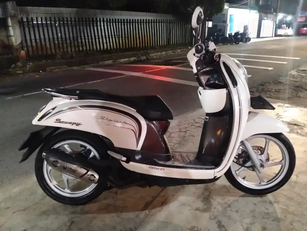Di jual motor scopy fi 2017 mulus abis tinggal gazz no PR