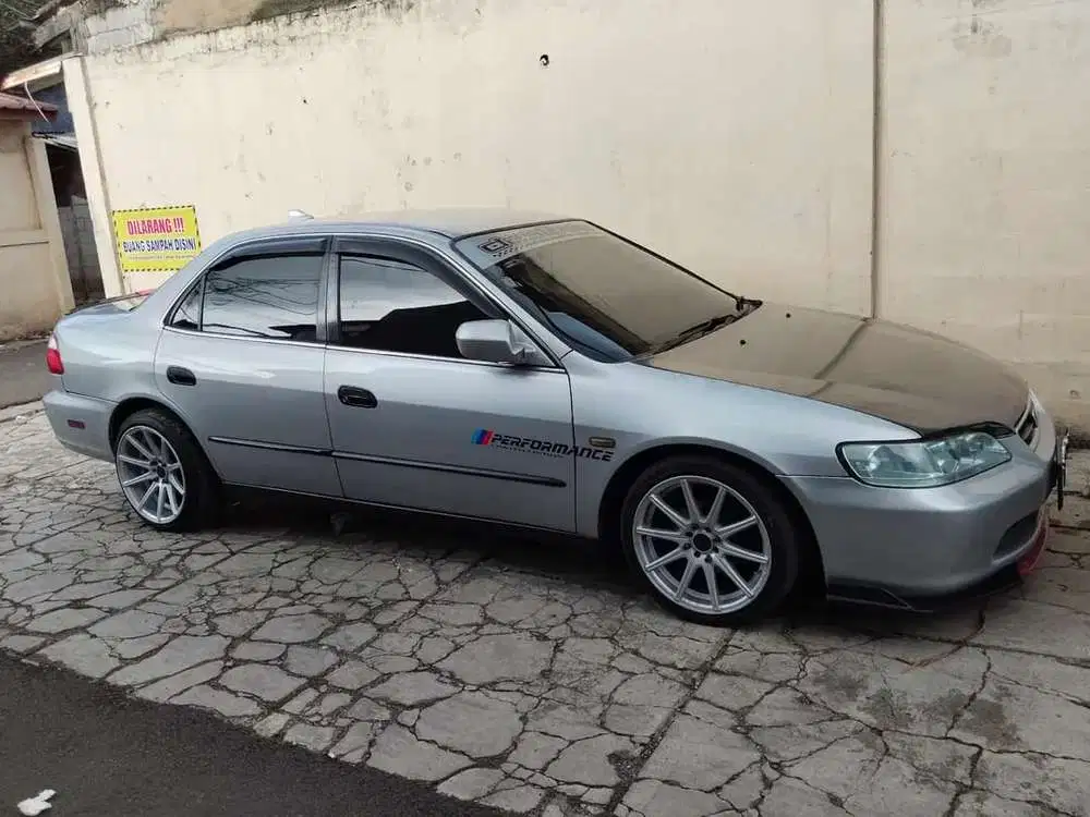 Honda Accord 2001 Bensin