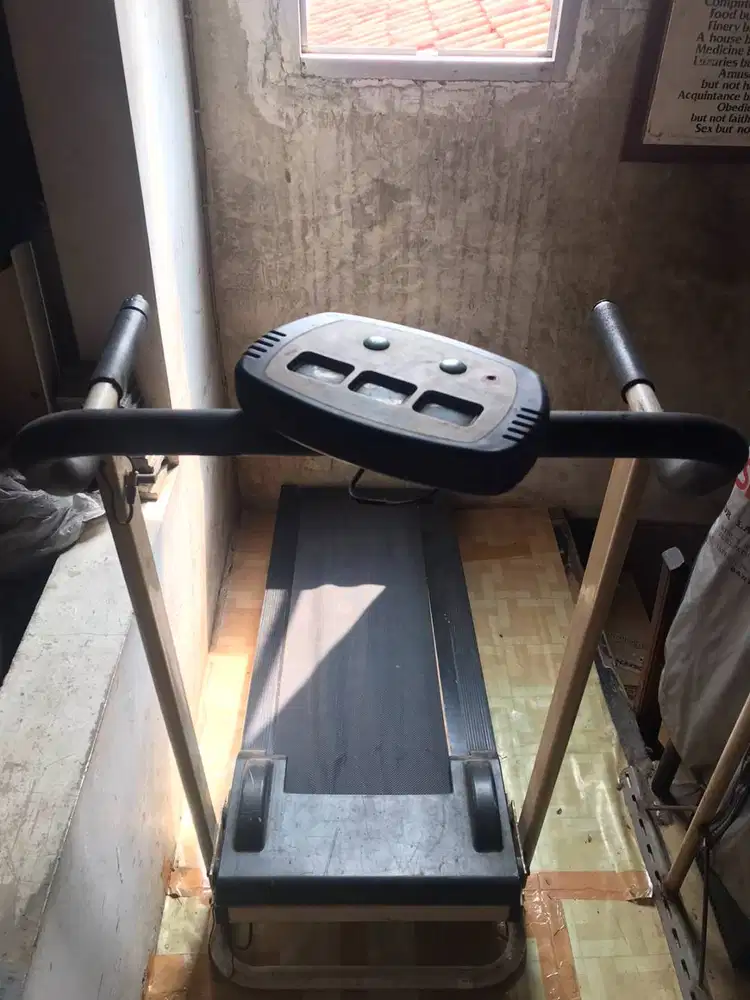 TREADMILL / ALAT OLAHRAGA LARI BEKAS – SIAP PAKAI