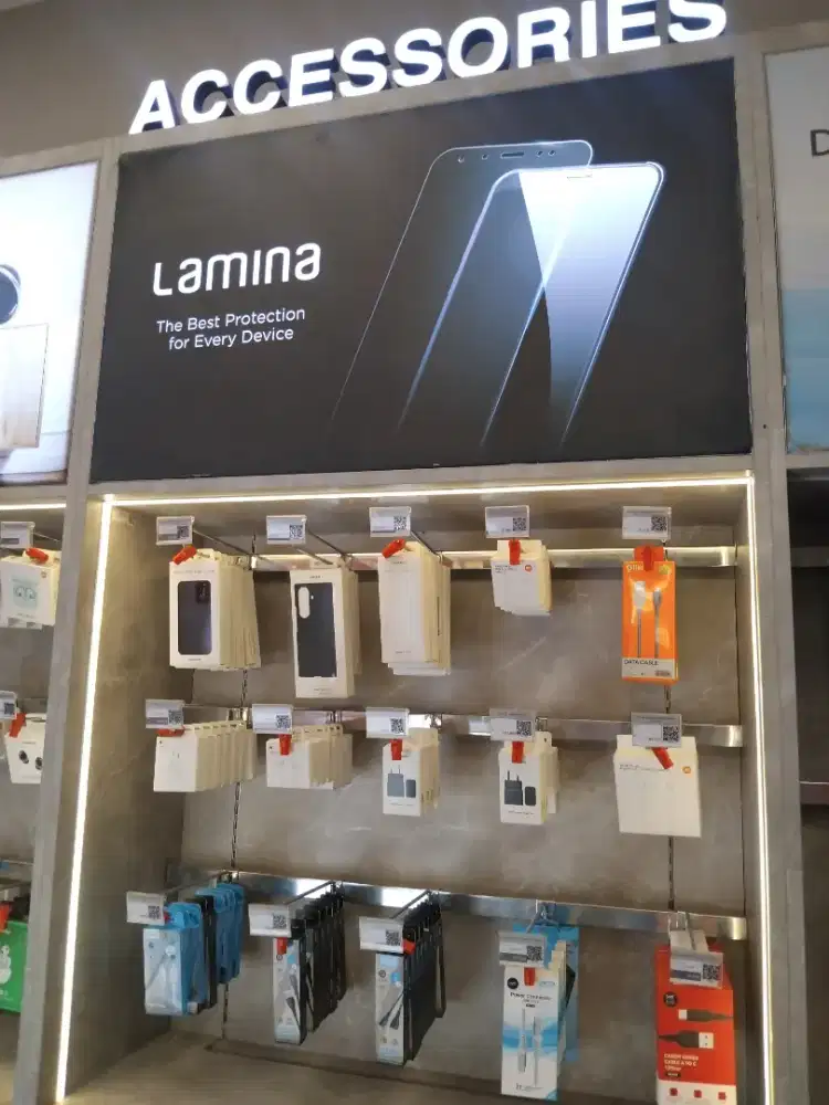 Aksesoris HP Lengkap – Case, Charger, Kabel & Tempered Glass