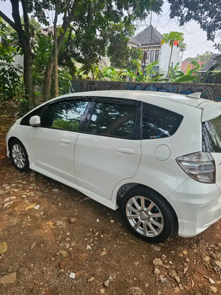 Dijual Honda Jazz RS GE8 2013 Kondisi Mulus, Siap Pakai, Mesin Halus