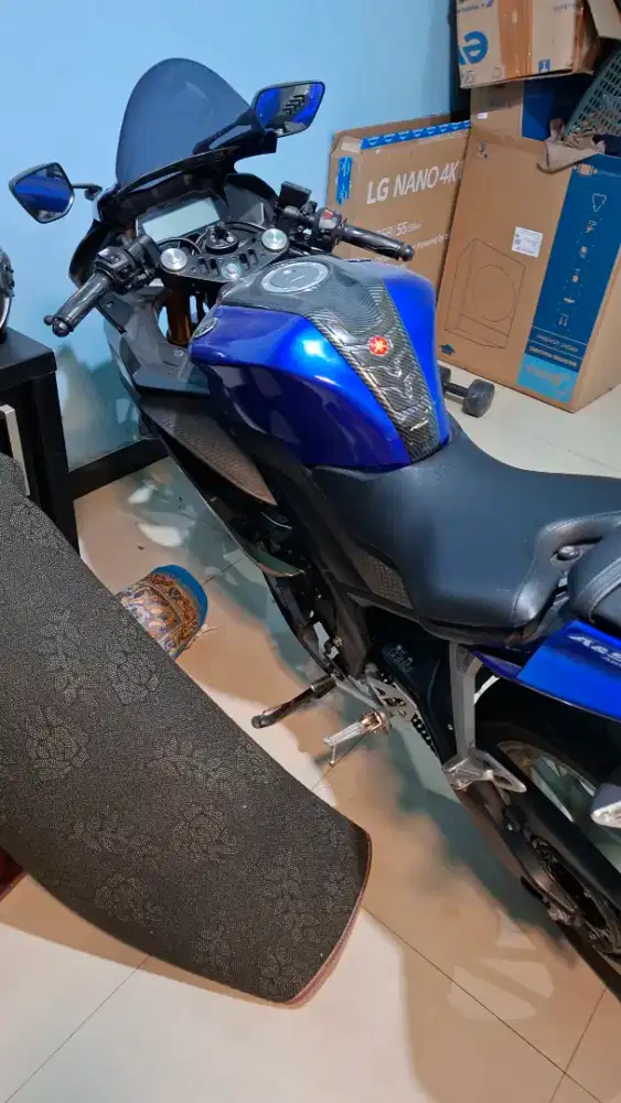 Jual motor seken yamaha R15 kondisi jarang pake
