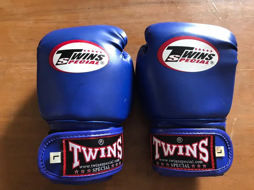 Twins glove for kids(6oz)