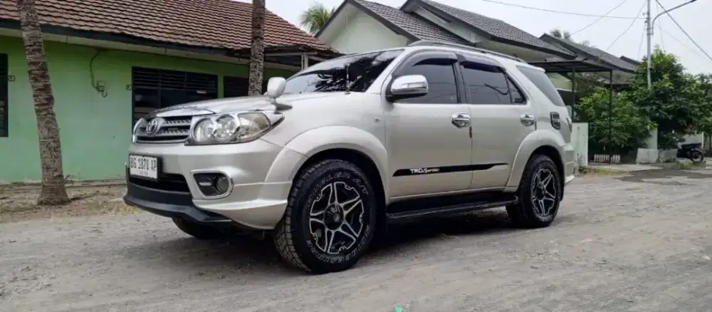 Fortuner matic diesel 2010 tipe G TRD