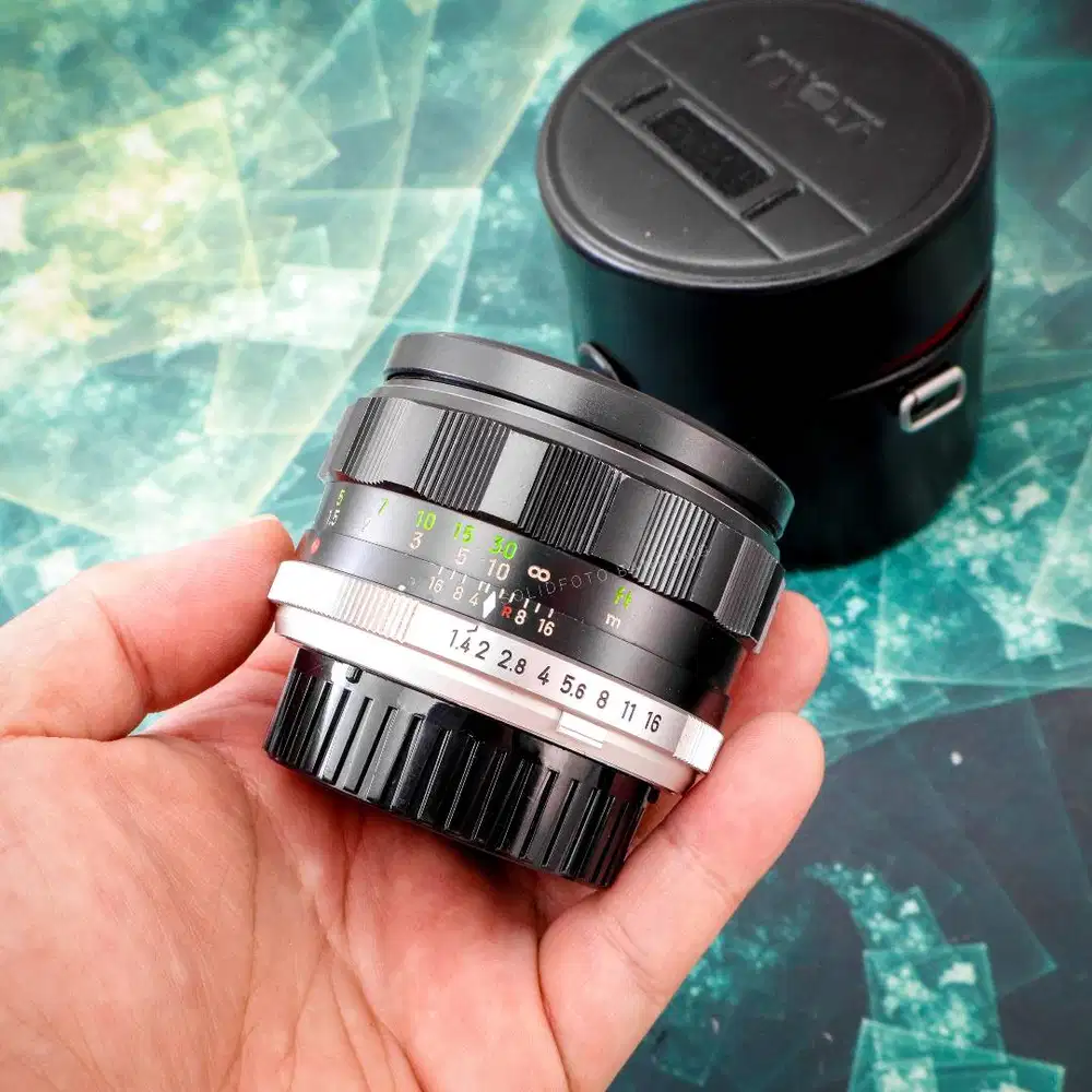 Minolta MC Rokkor PF 58mm f1.4. Used Mulus. bonus adapter to sony