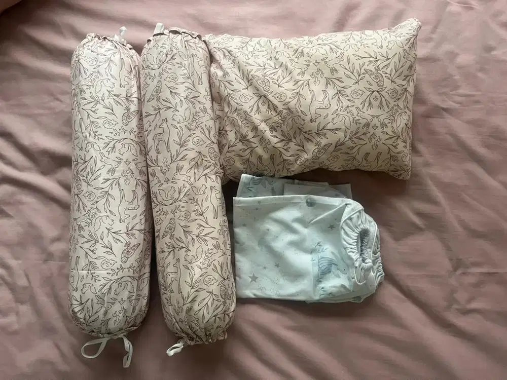 Bantal guling set bayi