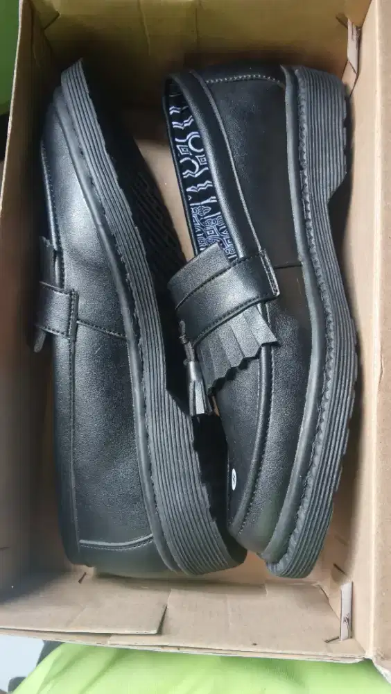 Sepatu prodigo ukuran 40