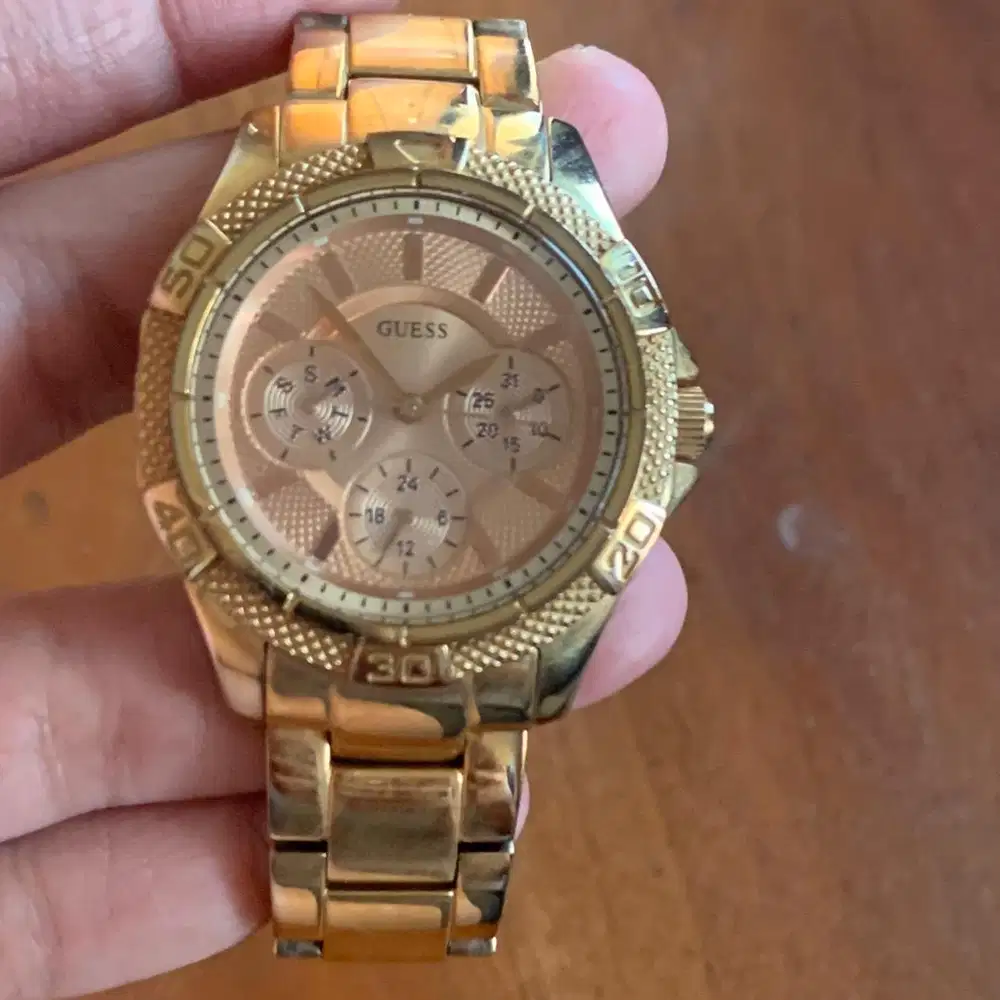 Jam Tangan cewek Guess ori