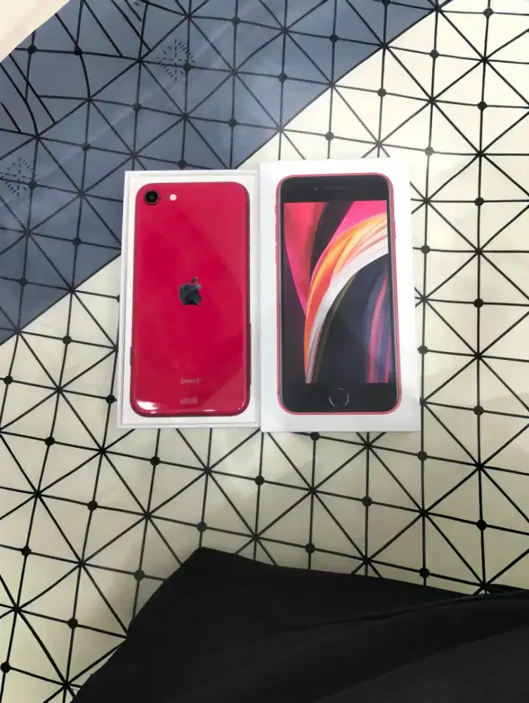 iPhone SE  iBox
