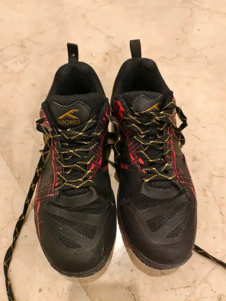 Sepatu Badminton Hundred Beast 2