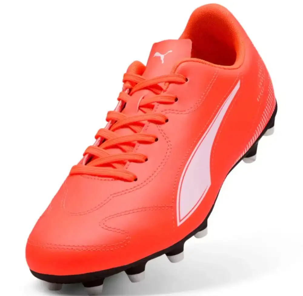 Sepatu sepak bola PUMA