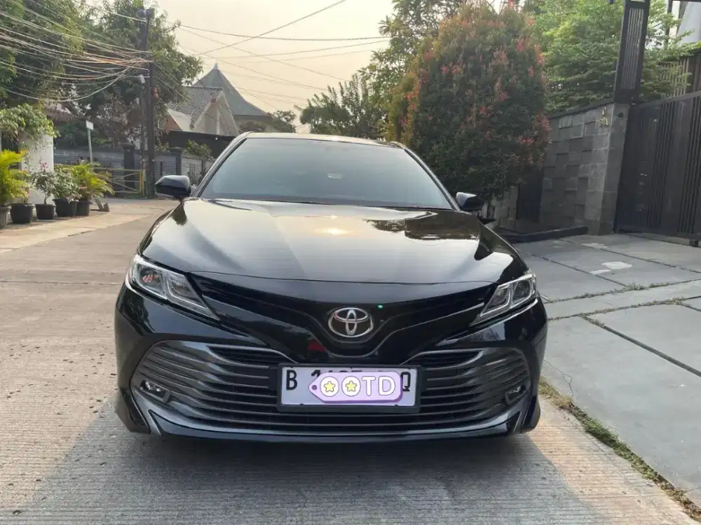 Toyota camry 2.5 V 2020