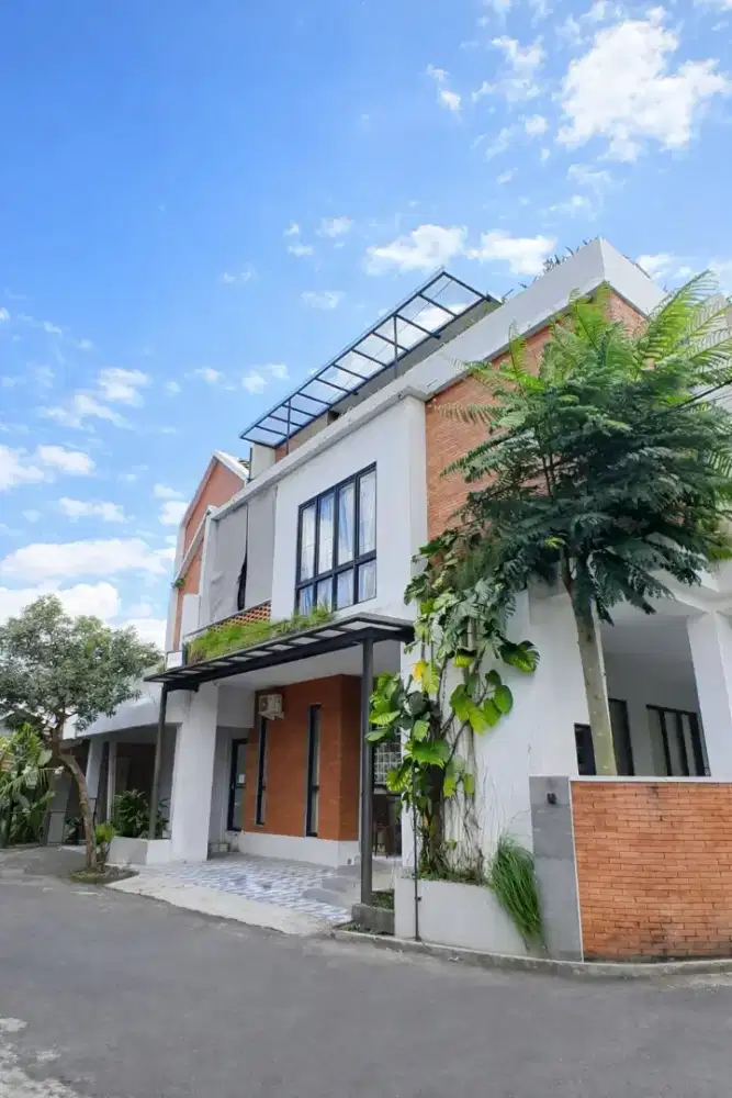 Rumah 3 Lantai dekat UGM