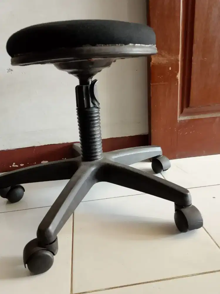 kursi kantor bulat