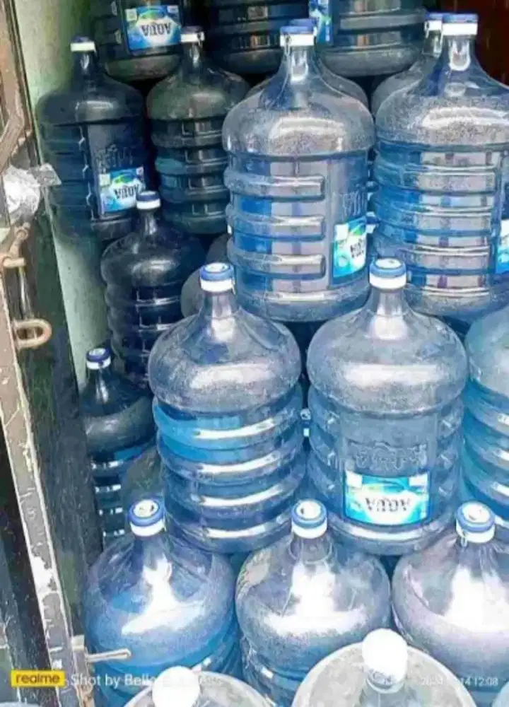 Galon aqua kosong