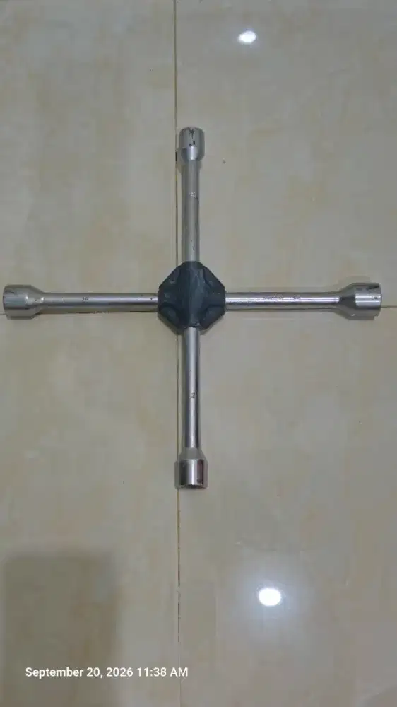 Krisbow Kunci Ban Mobil Model Palang ukuran 17x19x21x23mm