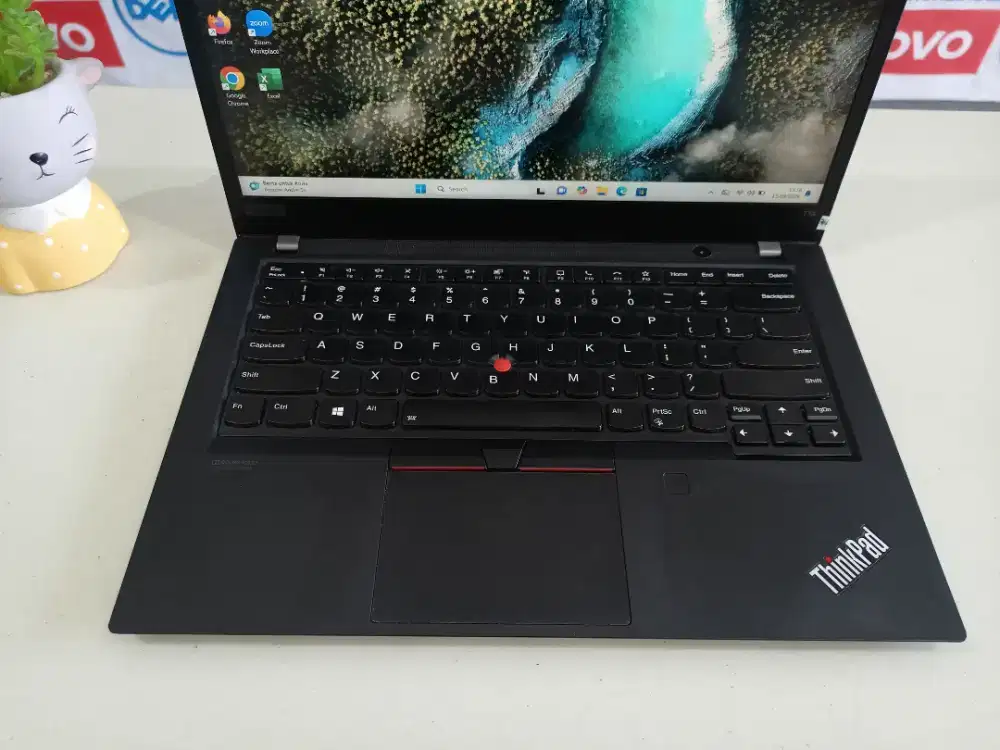 Laptop bekas Lenovo Thinkpad T14 Gen1 Ram 16GB, intel Core i7-Gen10