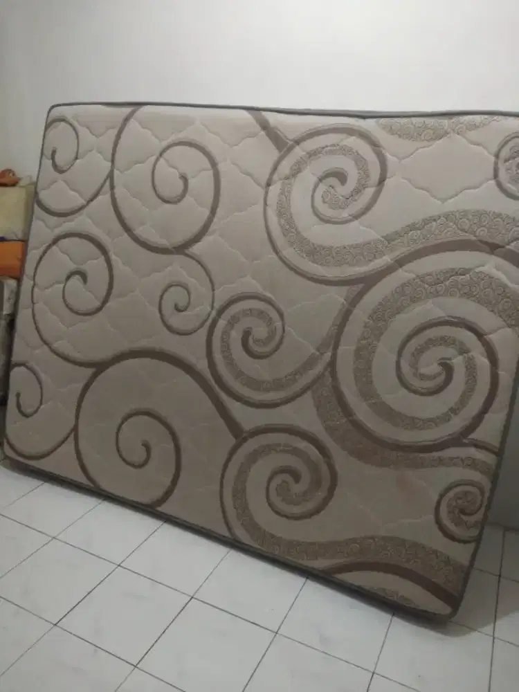 Kasur bekS masih layak pakai