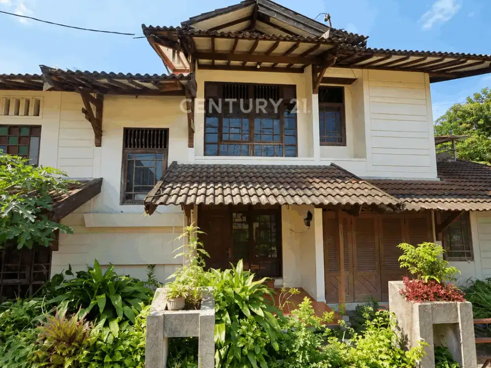 Tanah Hook 212m2 Bonus Rumah 2 Lantai Dekat UGM