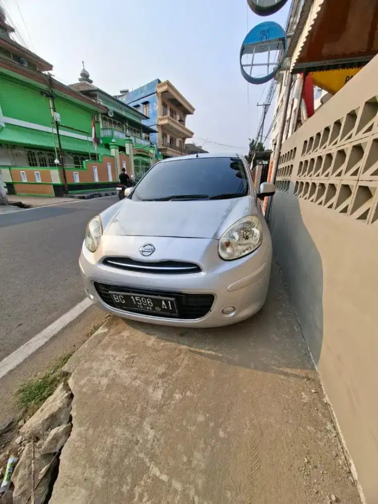 Nissan march XS istimewah