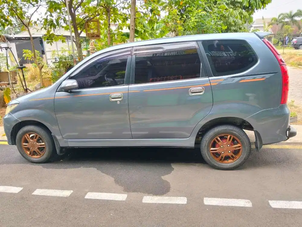 Daihatsu Xenia 2009 Bensin